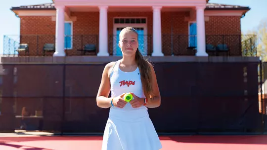 Anastasiia Sorska winning the semifinal at the ITA Atlantic Regionals