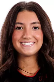 Elayna Davidson headshot volleyball