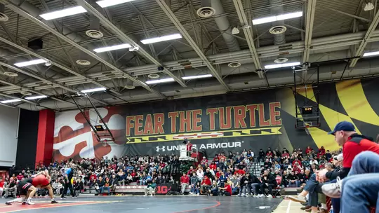 Pav Wide shot during wrestling