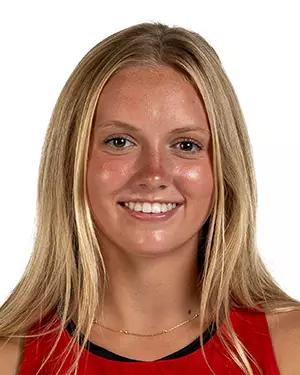 Ella Beach Headshot