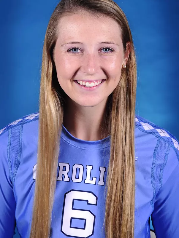 Holly Carlton headshot