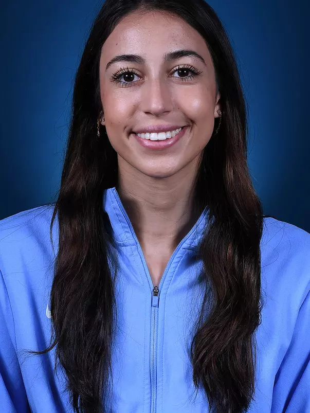 Christina Lofty 21-22 Headshot