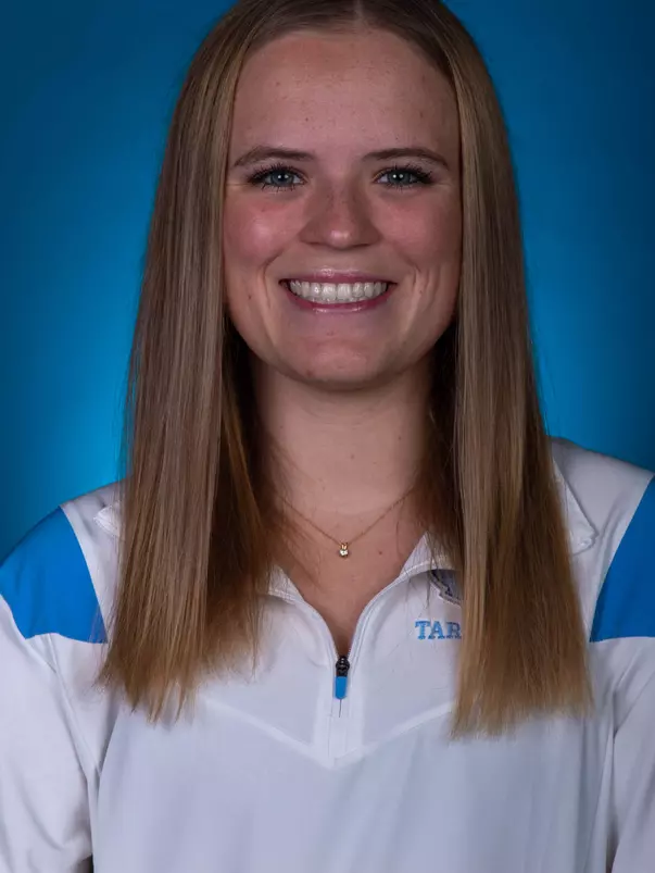 Isabelle McGimsey
2022-2023 Photo Day
University of North Carolina Rowing
Media & Communications Center
Chapel Hill, NC
Thursday, October 20, 2022
