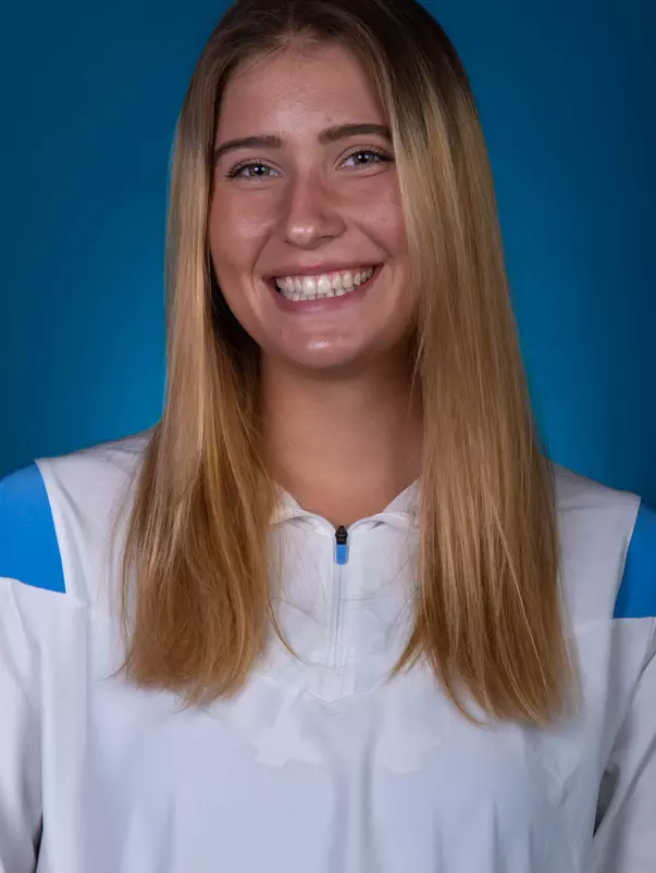 Natalie Timinskas
2022-2023 Photo Day
University of North Carolina Rowing
Media & Communications Center
Chapel Hill, NC
Thursday, October 20, 2022