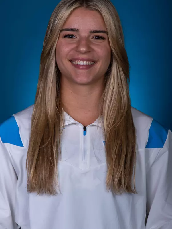 Jackie Wilhelm
2022-2023 Photo Day
University of North Carolina Rowing
Media & Communications Center
Chapel Hill, NC
Thursday, October 20, 2022