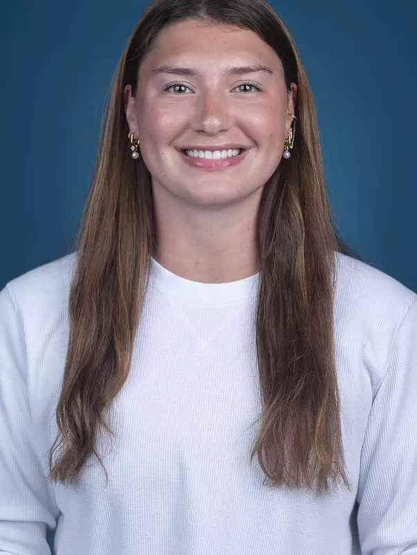 Sarah Fox 
2025-2026 headshot   
University of North Carolina Rowing 
Media & Communications Center 
Chapel Hill, NC 
Tuesday, October 7, 2025