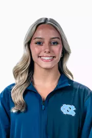 Elly King headshot 2025-26