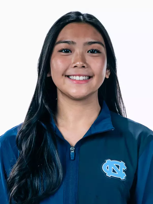 Hannah Aoki headshot 2025-26