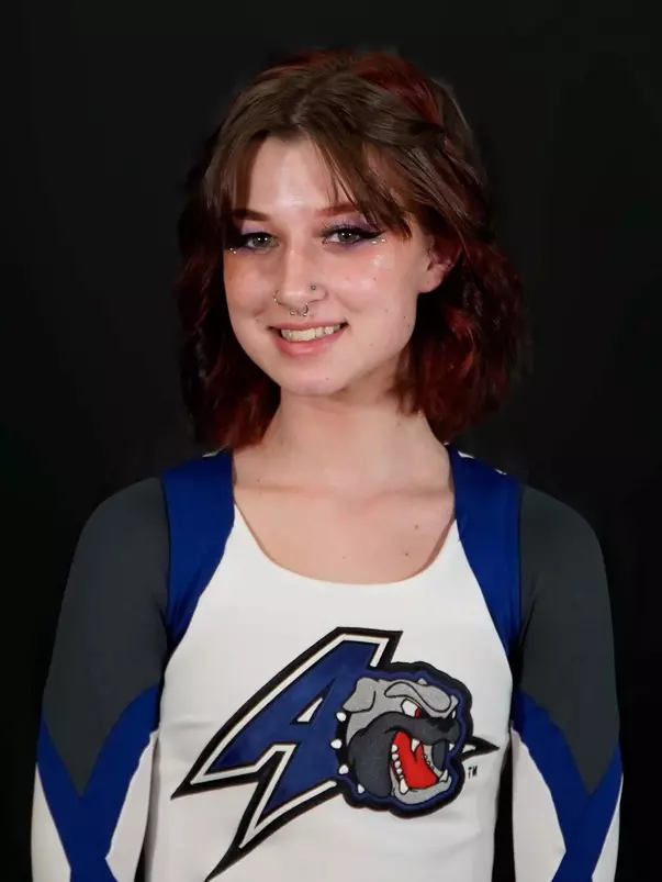 Halle_Headshot