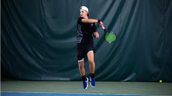 Cian_Ingles_Forehand