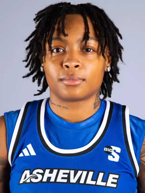 Nia_Green_Headshot_2025_New