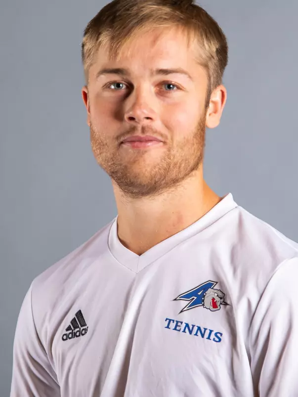 Olle_Sonesson_Lidholt_Headshot_2025