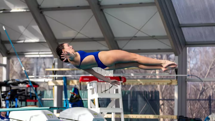 Leigha_Travis_Flat_Dive