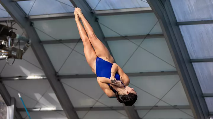 Leigha_Travis_Dive