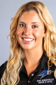Anna_Kate_Halligan_Headshot_2026