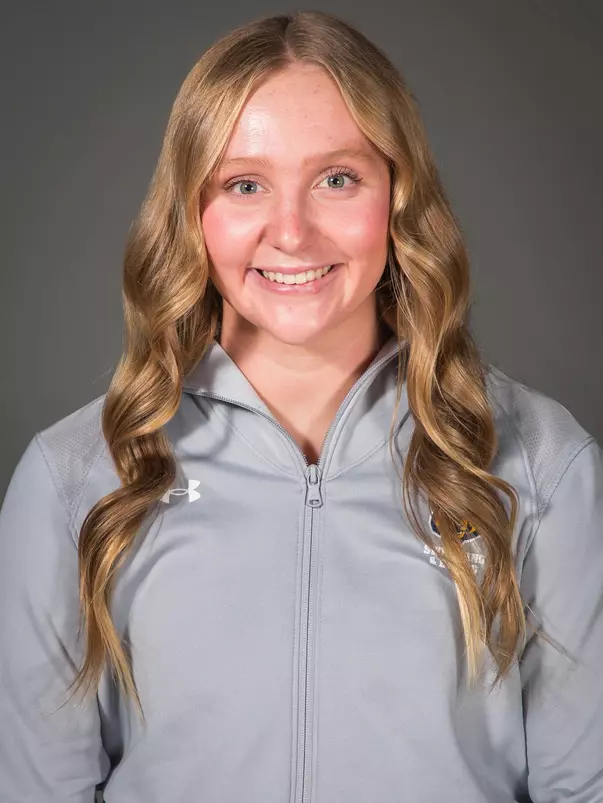 Gracie_Moreland_swim___dive_portraits_2022