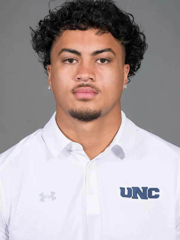 SIONE TUHA Headshot