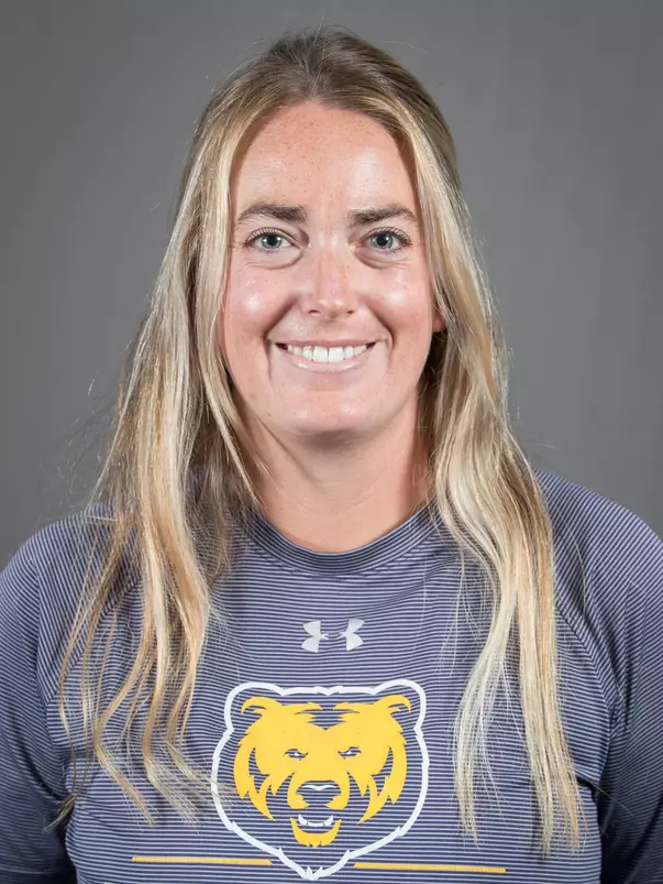 Dani Moulton Headshot