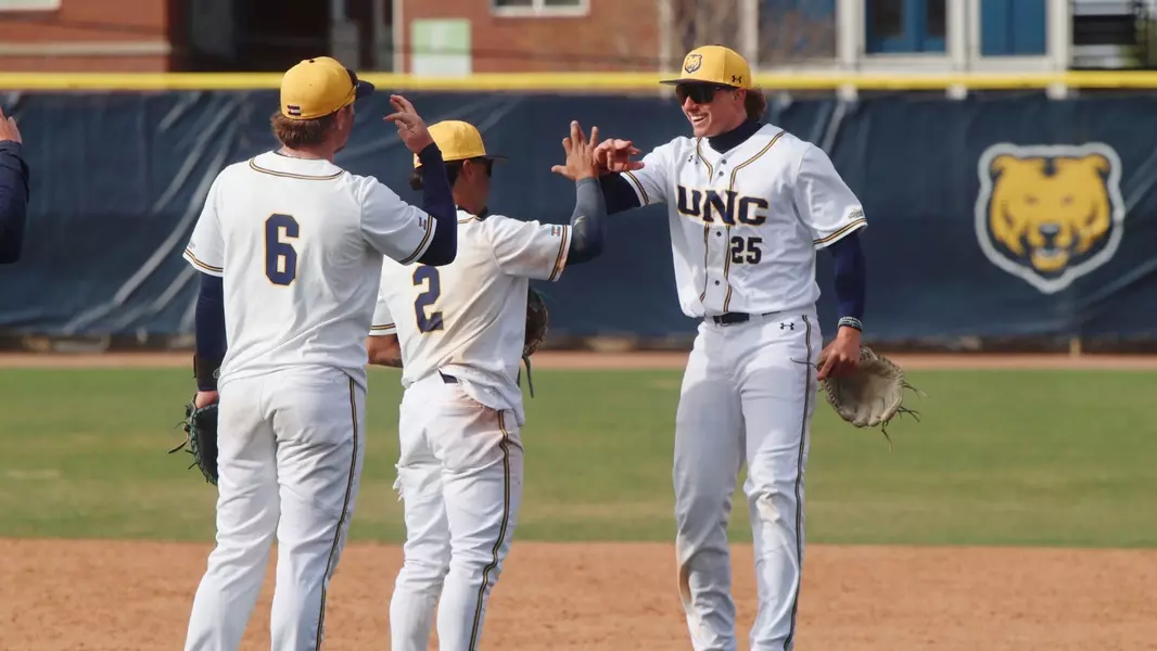 UNC Baseball Handshake Line