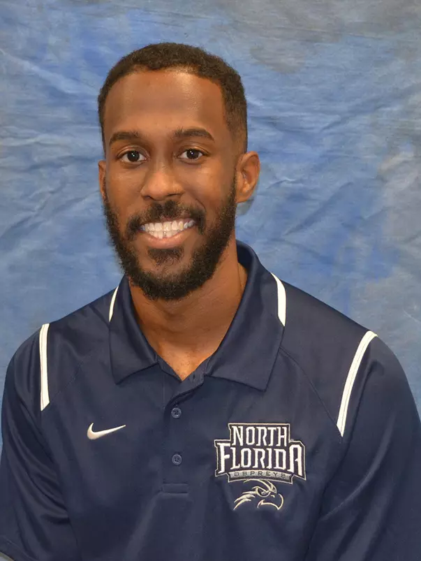 Head shot of Julian Gonzalez