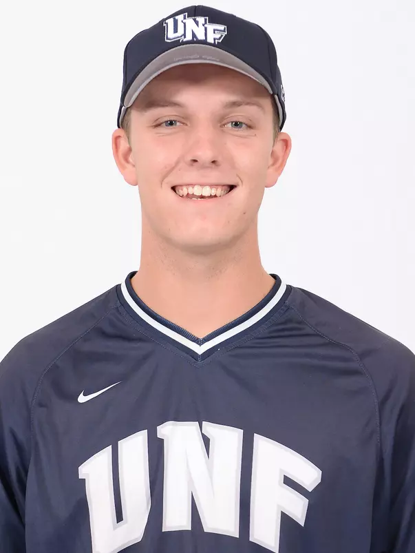 Alex Reynolds Headshot