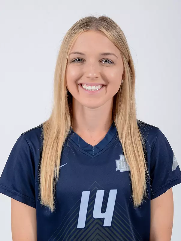 Head shot of Angelica Stege