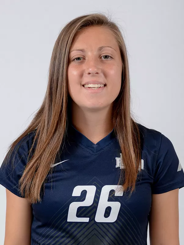 Head shot of Avery Sweet