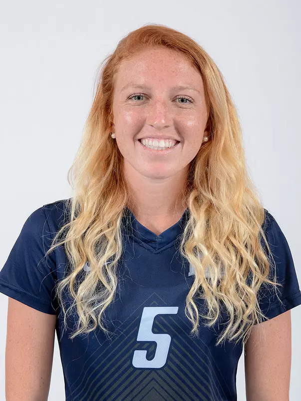 Head shot of Emma Voigt