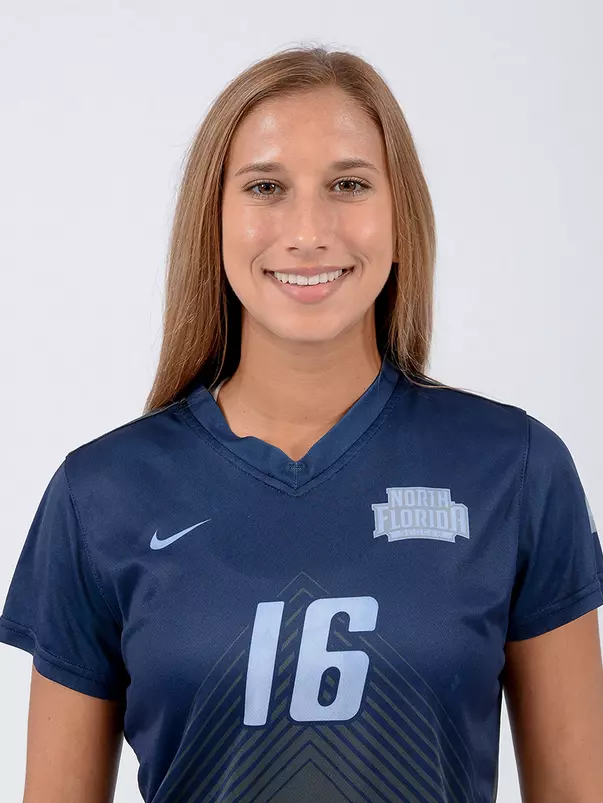 Head shot of Julia Lombardo