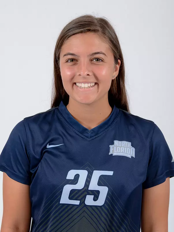 Head shot of Madi Sagas
