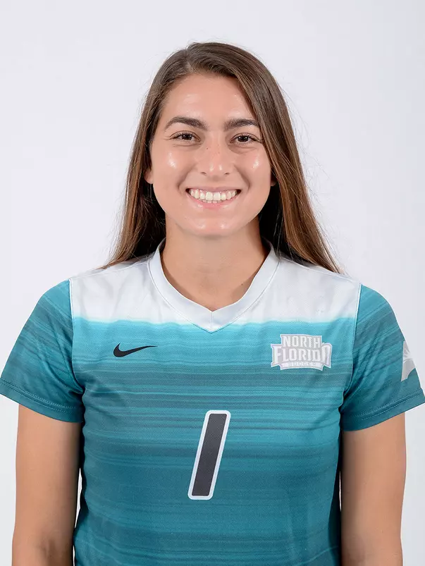 Head shot of Rhiannon Conelley