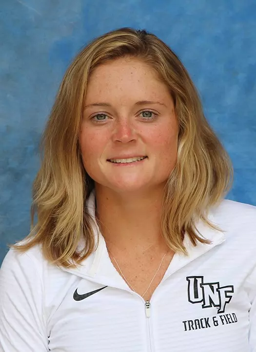 Amber Pearce Headshot