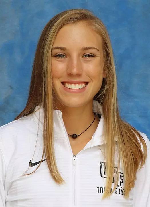 Grace Gumpel Headshot