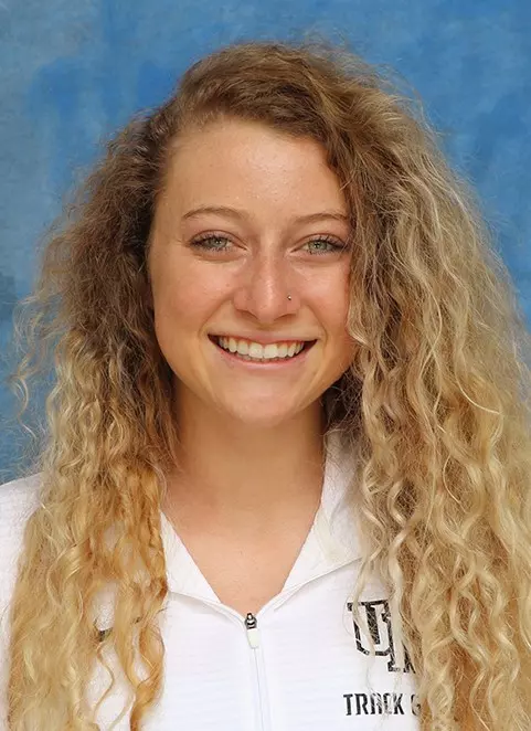 Maggie Lyons Headshot