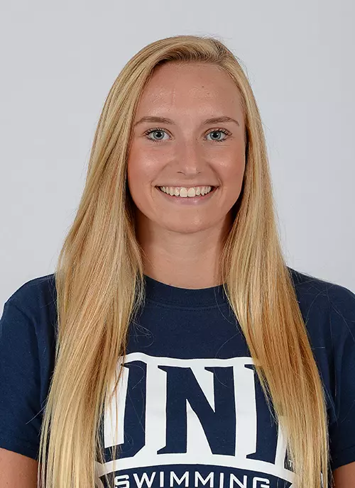 Julianna Graf Headshot