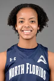 Alexis Gordon headshot
