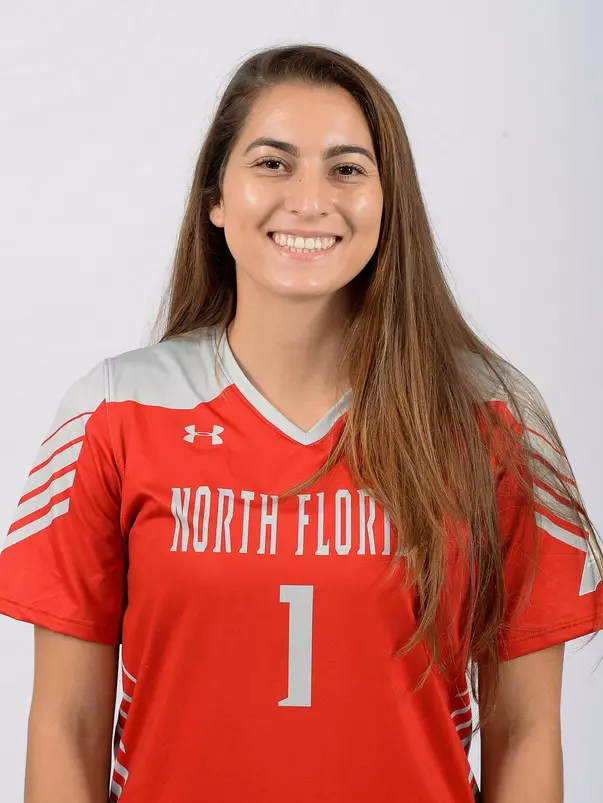 Rhiannon Conelley headshot