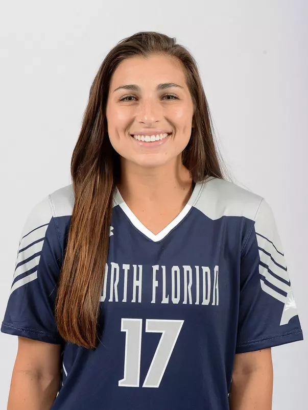 Sara DeLucca headshot