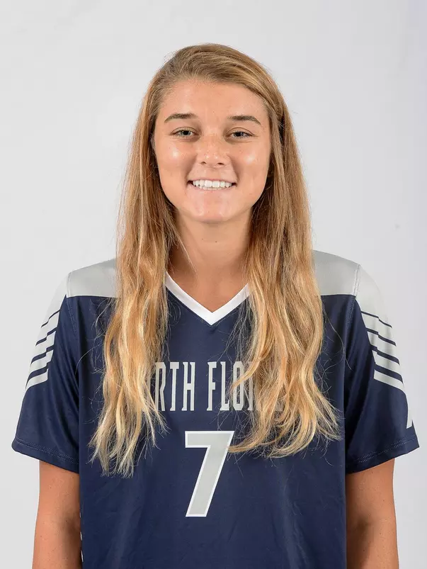 Hollyn Knight headshot