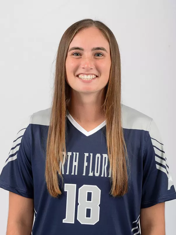 Hannah Menendez headshot