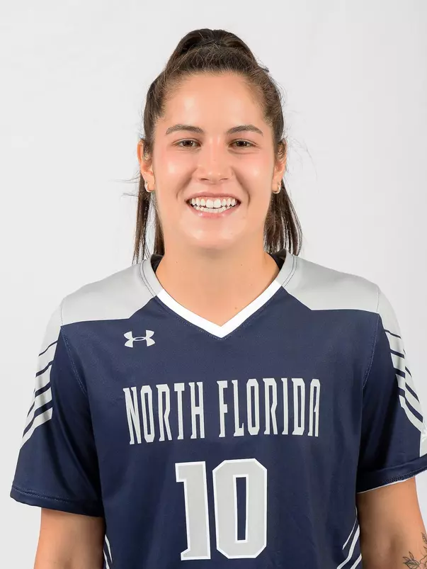 Thais Reiss headshot