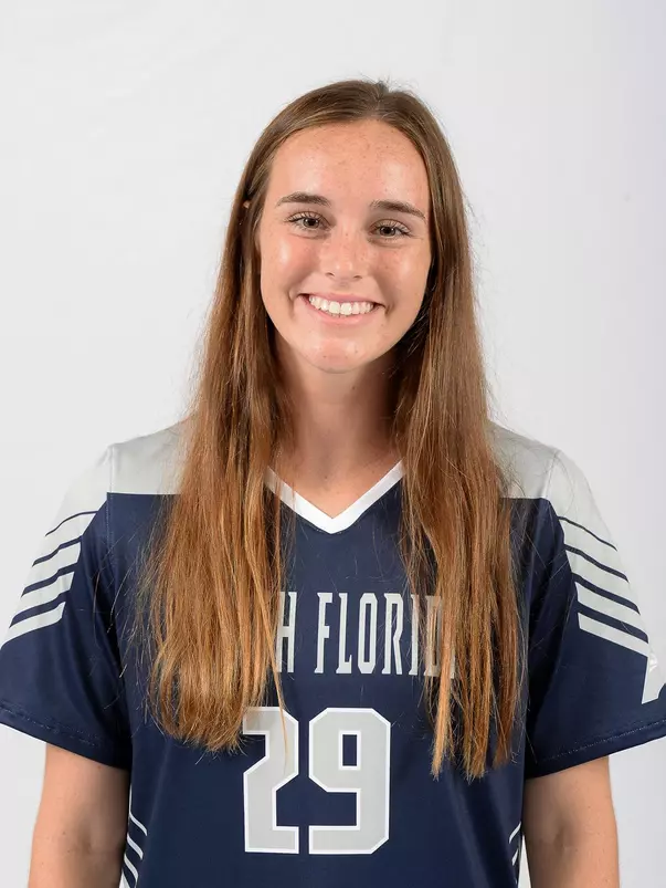 Bella Stein headshot