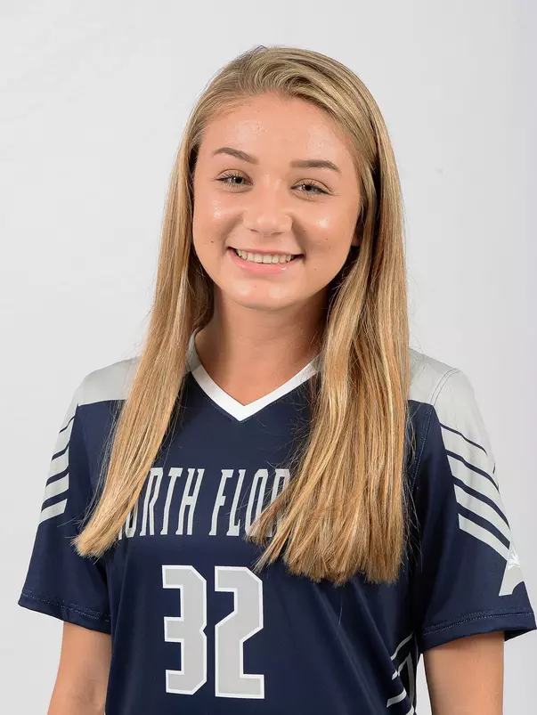 Chloe Tebon headshot