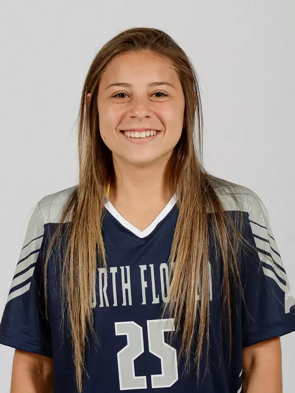 Carmel Oliveira head shot