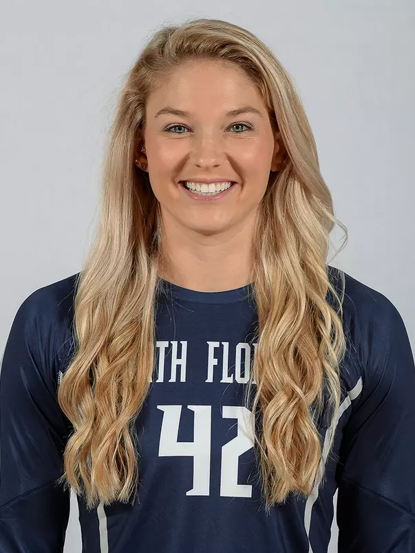 Headshot of Taryn Griffey