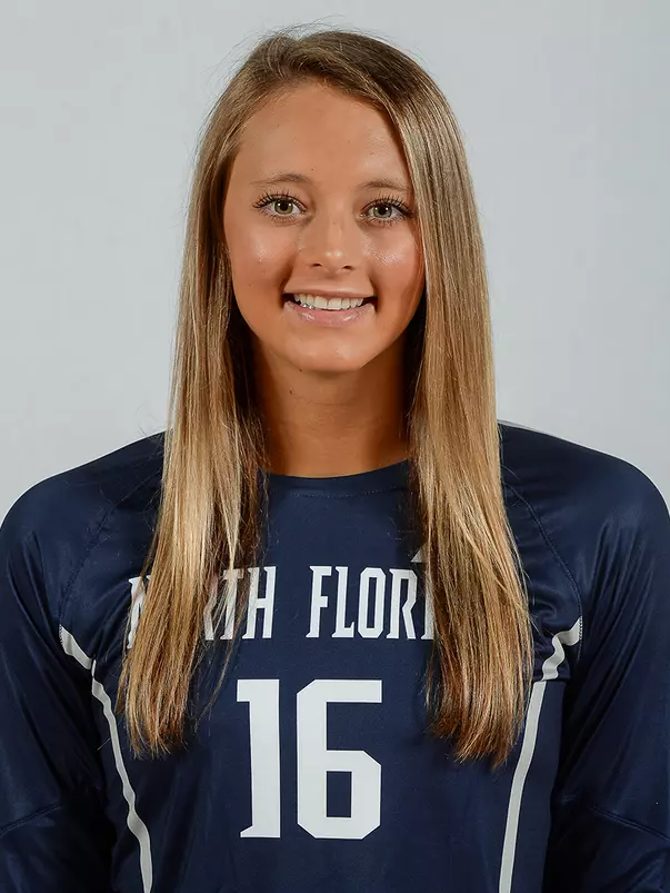 Headshot of Maddie Norris