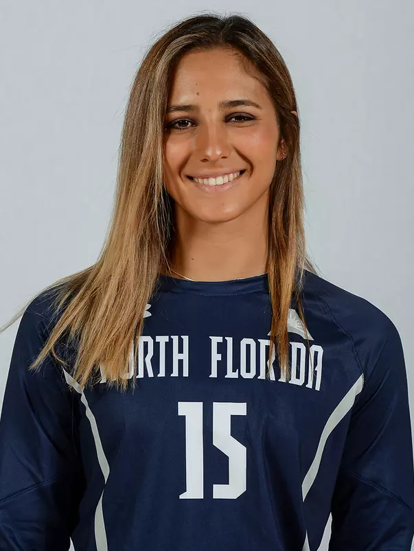 Headshot of Angelie Rosario