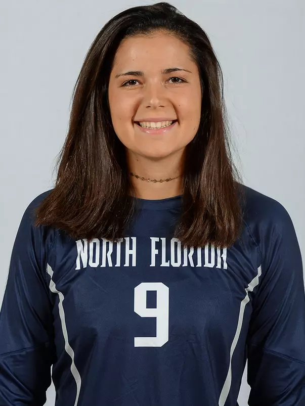 Headshot of Miriam Stingl