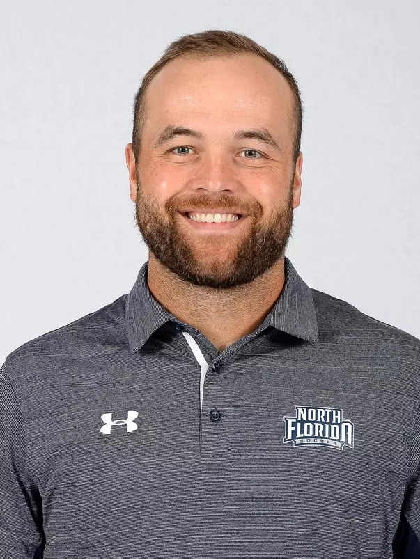 Eric Bracy Headshot