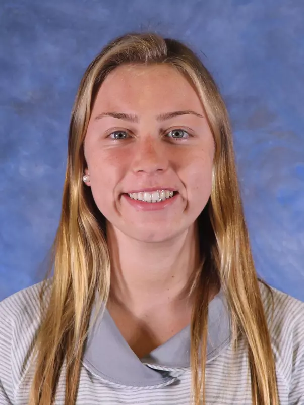 Elise Ballash Headshot
